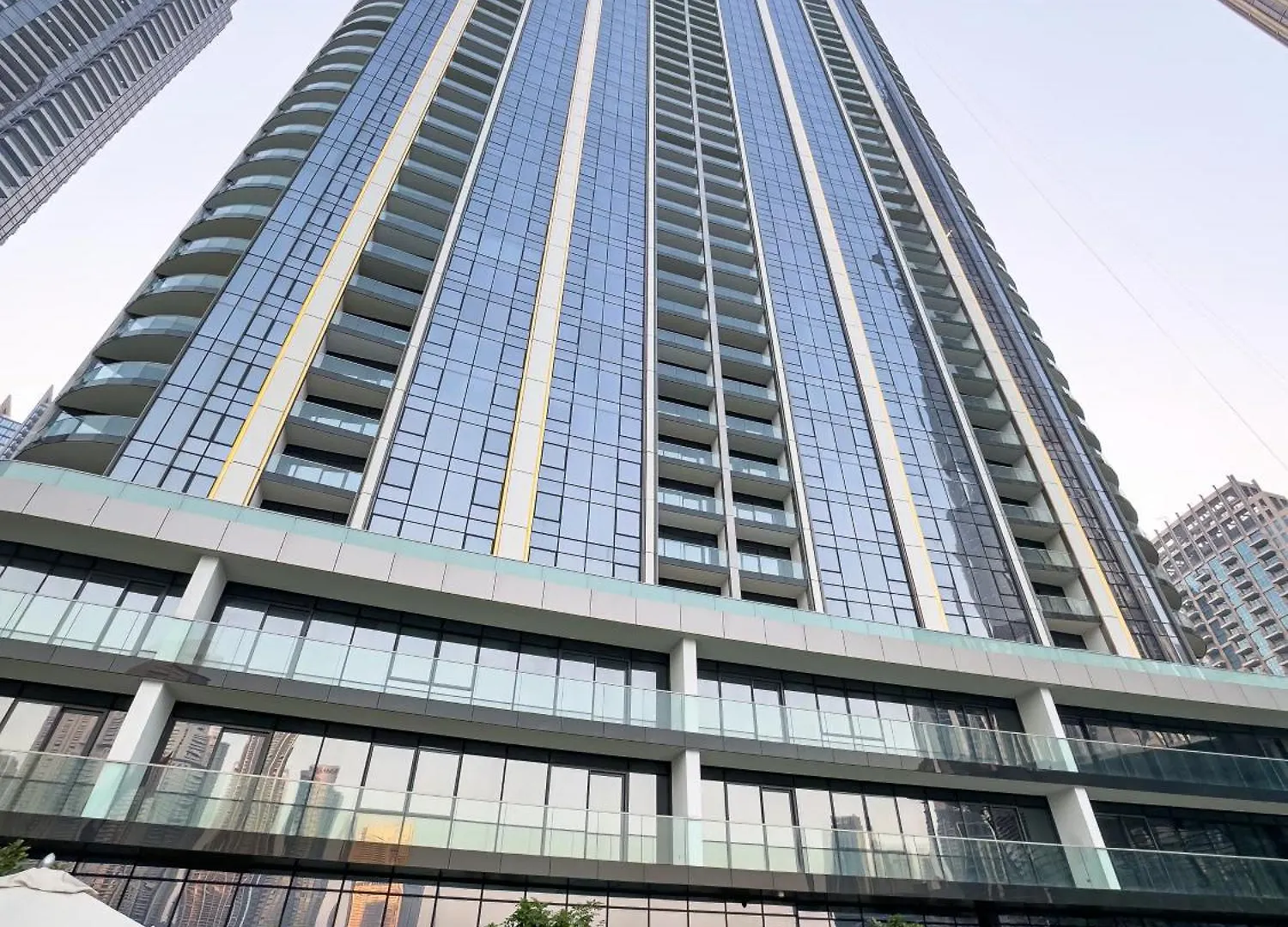 Grandeur 2 Bedroom Apartments I Burj Khalifa & Fountain Views I Free Parking, Gym, Pool, Wi-Fi & Ps5 I By Skyline Serenity Dubai United Arab Emirates