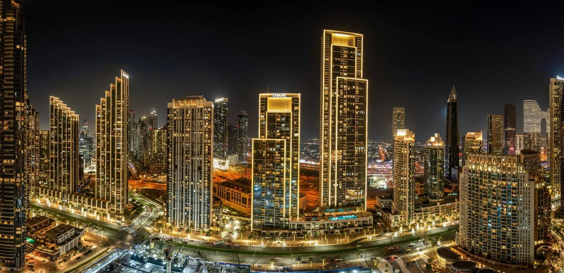 Grandeur 2 Bedroom Apartments I Burj Khalifa & Fountain Views I Free Parking, Gym, Pool, Wi-Fi & Ps5 I By Skyline Serenity Dubai