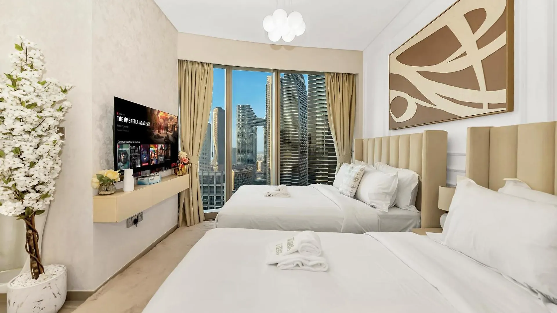 Grandeur 2 Bedroom Apartments I Burj Khalifa & Fountain Views I Free Parking, Gym, Pool, Wi-Fi & Ps5 I By Skyline Serenity Dubai