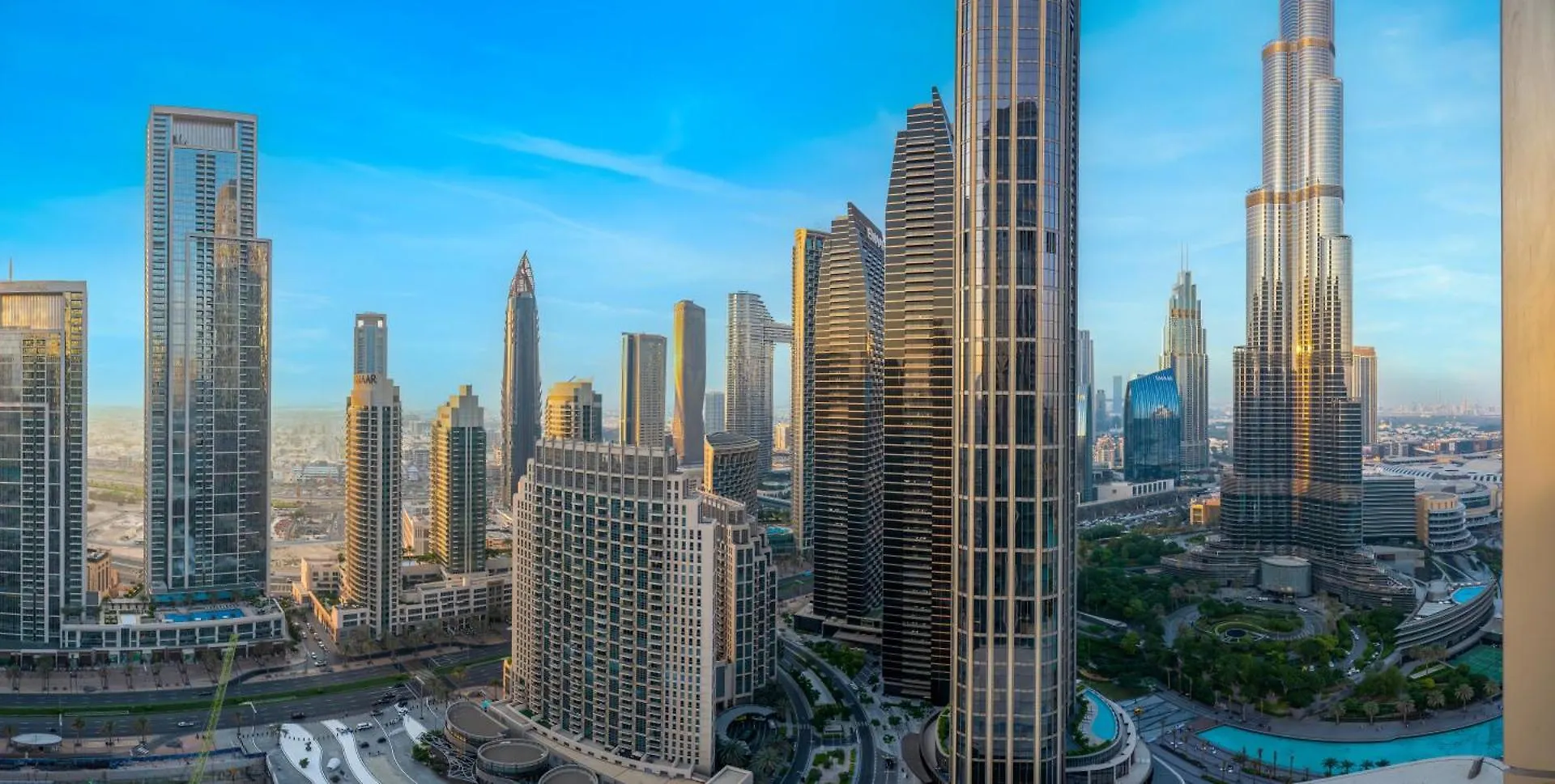 Grandeur 2 Bedroom Apartments I Burj Khalifa & Fountain Views I Free Parking, Gym, Pool, Wi-Fi & Ps5 I By Skyline Serenity Dubai