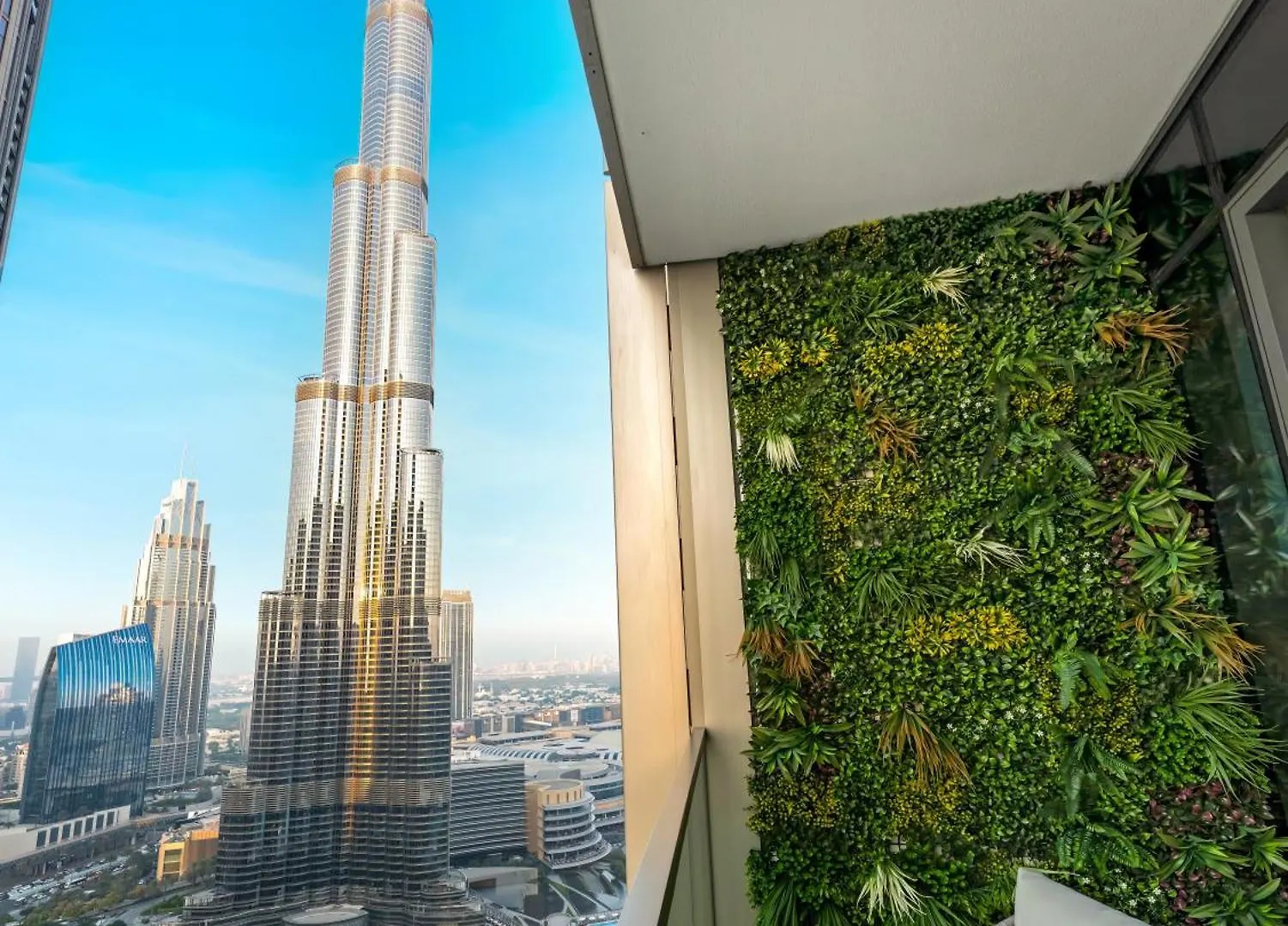 Grandeur 2 Bedroom Apartments I Burj Khalifa & Fountain Views I Free Parking, Gym, Pool, Wi-Fi & Ps5 I By Skyline Serenity Dubai
