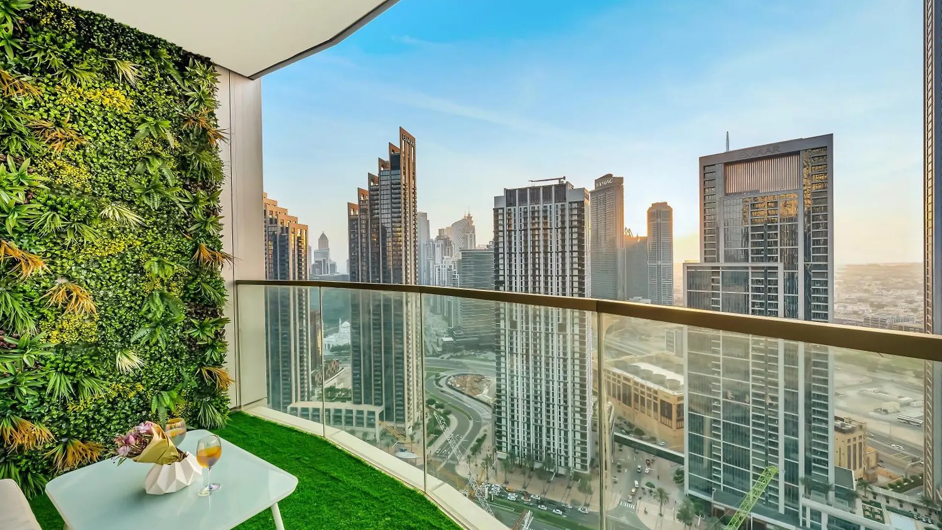 Grandeur 2 Bedroom Apartments I Burj Khalifa & Fountain Views I Free Parking, Gym, Pool, Wi-Fi & Ps5 I By Skyline Serenity Dubai