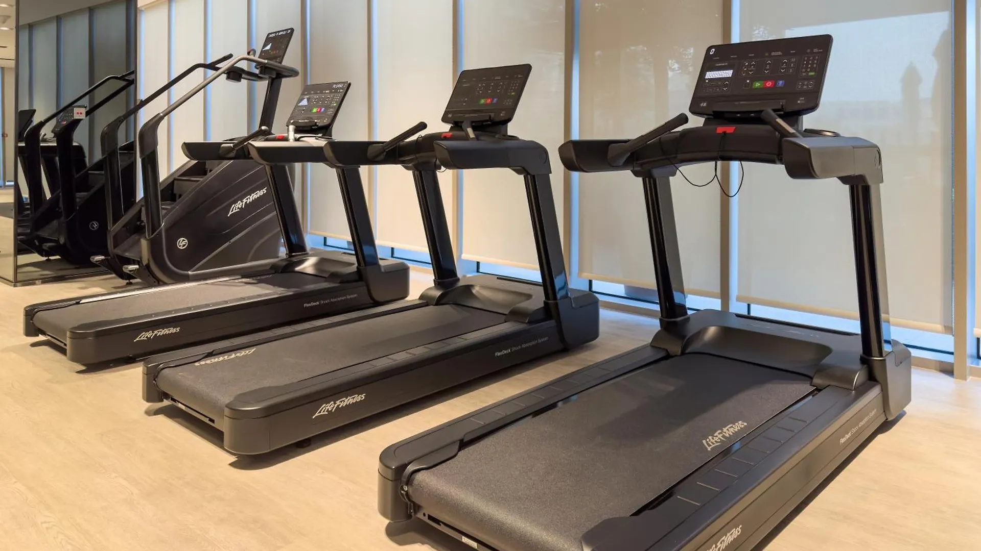 Grandeur 2 Bedroom Apartments I Burj Khalifa & Fountain Views I Free Parking, Gym, Pool, Wi-Fi & Ps5 I By Skyline Serenity Ντουμπάι