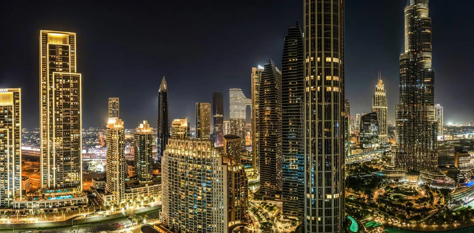 Grandeur 2 Bedroom Apartments I Burj Khalifa & Fountain Views I Free Parking, Gym, Pool, Wi-Fi & Ps5 I By Skyline Serenity Dubaj