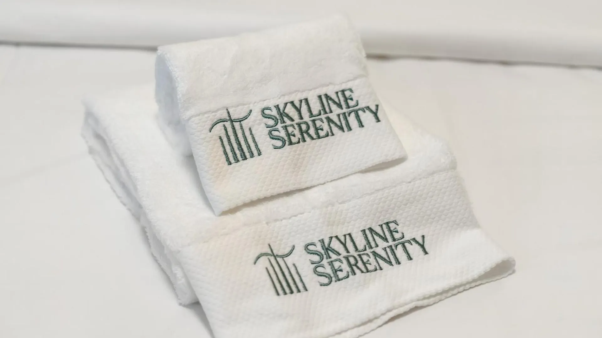 Grandeur 2 Bedroom Apartments I Burj Khalifa & Fountain Views I Free Parking, Gym, Pool, Wi-Fi & Ps5 I By Skyline Serenity Dubaj Spojené arabské emiráty