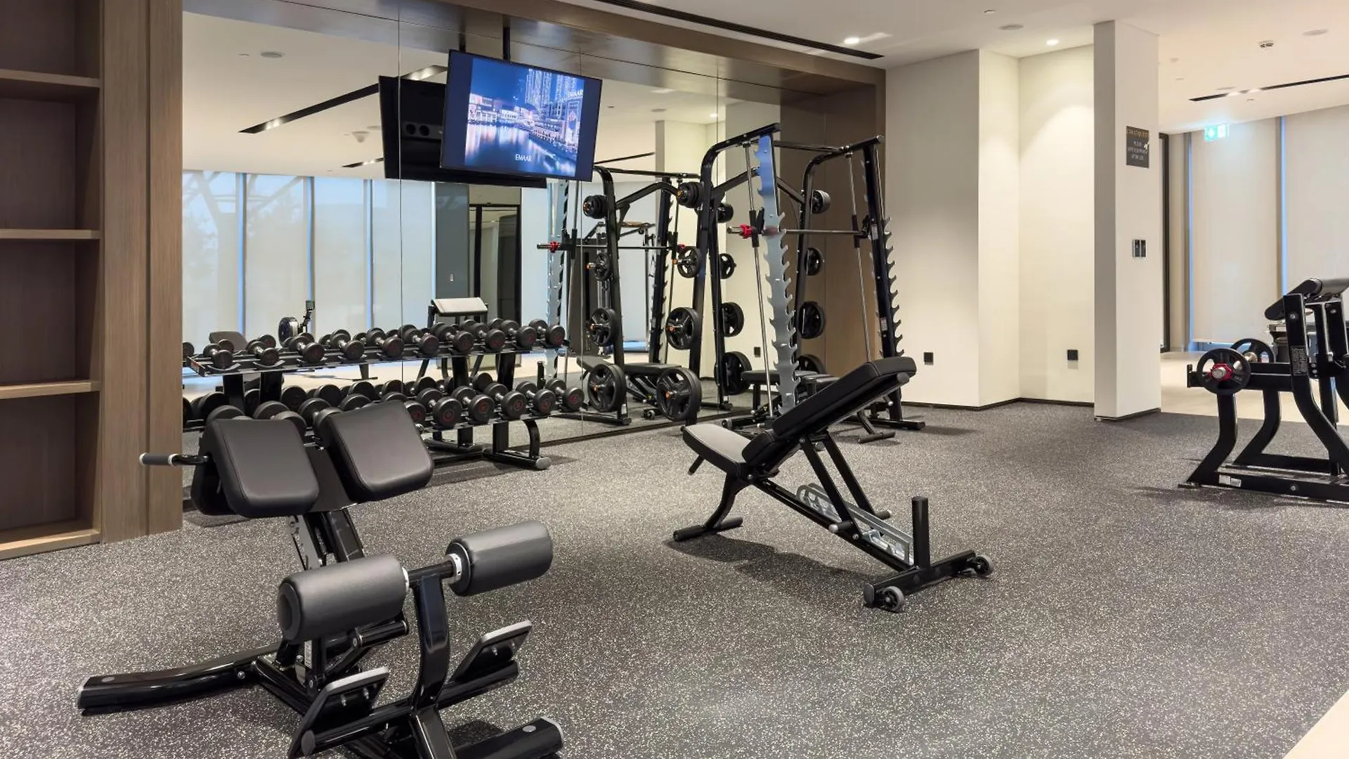 Grandeur 2 Bedroom Apartments I Burj Khalifa & Fountain Views I Free Parking, Gym, Pool, Wi-Fi & Ps5 I By Skyline Serenity Dubai