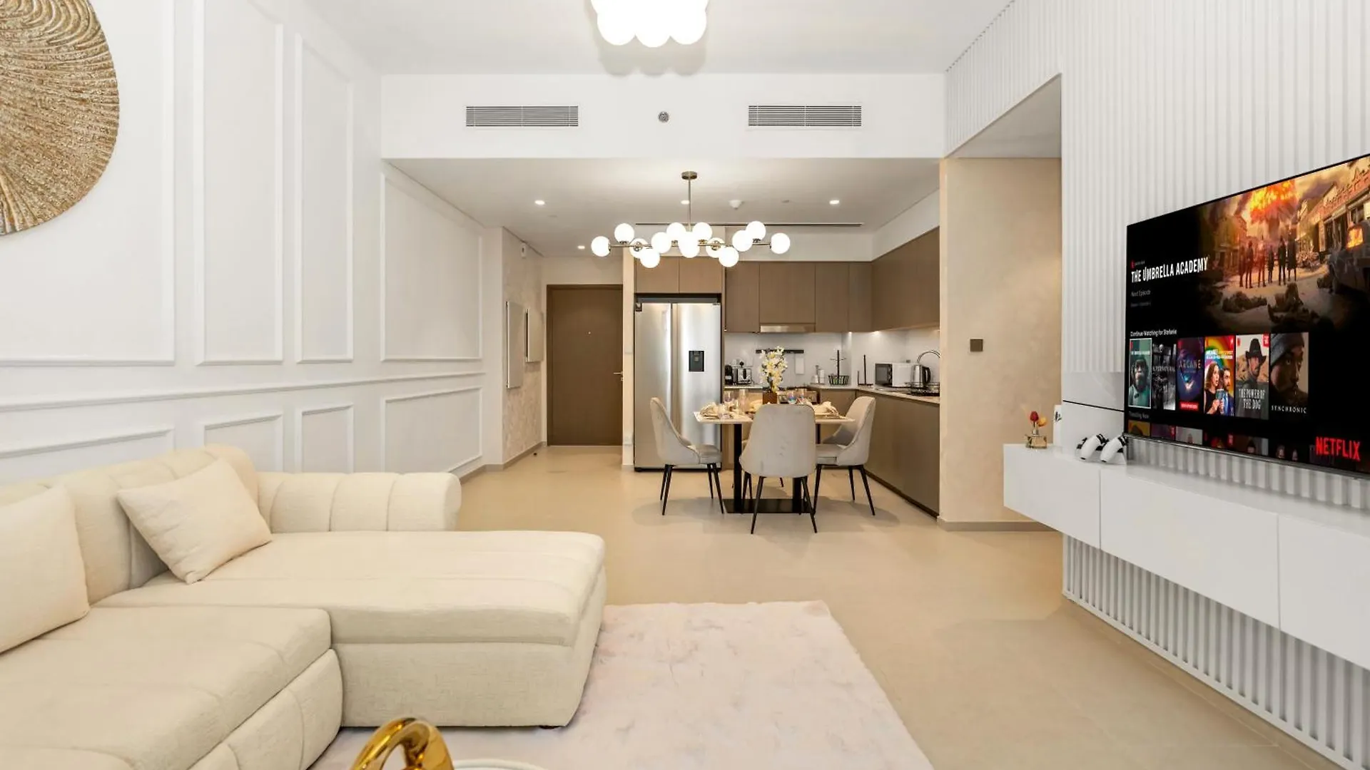 Grandeur 2 Bedroom Apartments I Burj Khalifa & Fountain Views I Free Parking, Gym, Pool, Wi-Fi & Ps5 I By Skyline Serenity Dubai